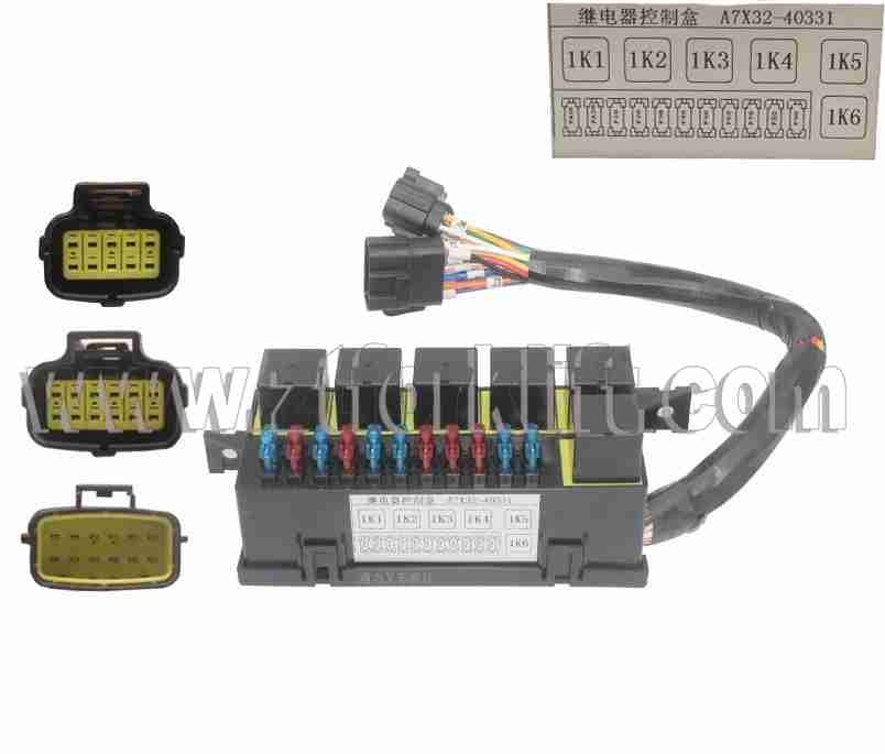 A7X3240331ForkliftFuseBox